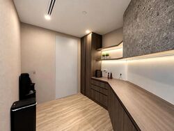 Gateway East (D7), Office #622071061